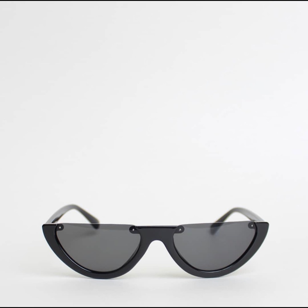 Cat eye sunglasses